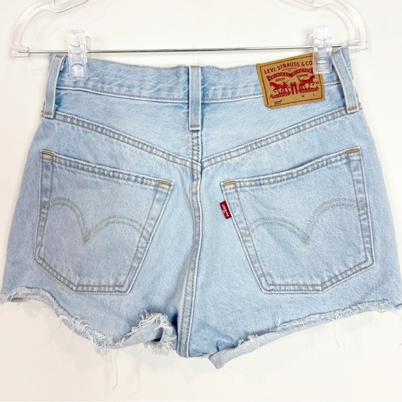 LEVIS 501 BUTTON FLY CUT OFF DENIM JEAN
SHORTS WOMENS SZ 26 - Picture 2 of 5